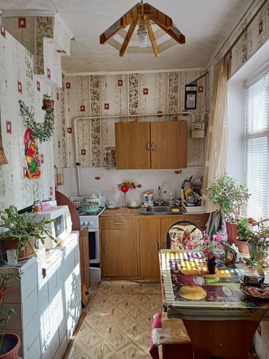 Продаётся часть дома с земельным участком