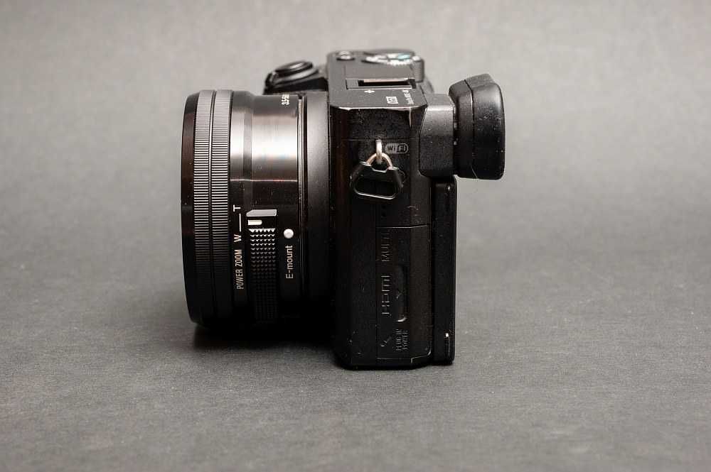 Pachet SONY A6500 + obiectiv kit + 4 acumulatori + card