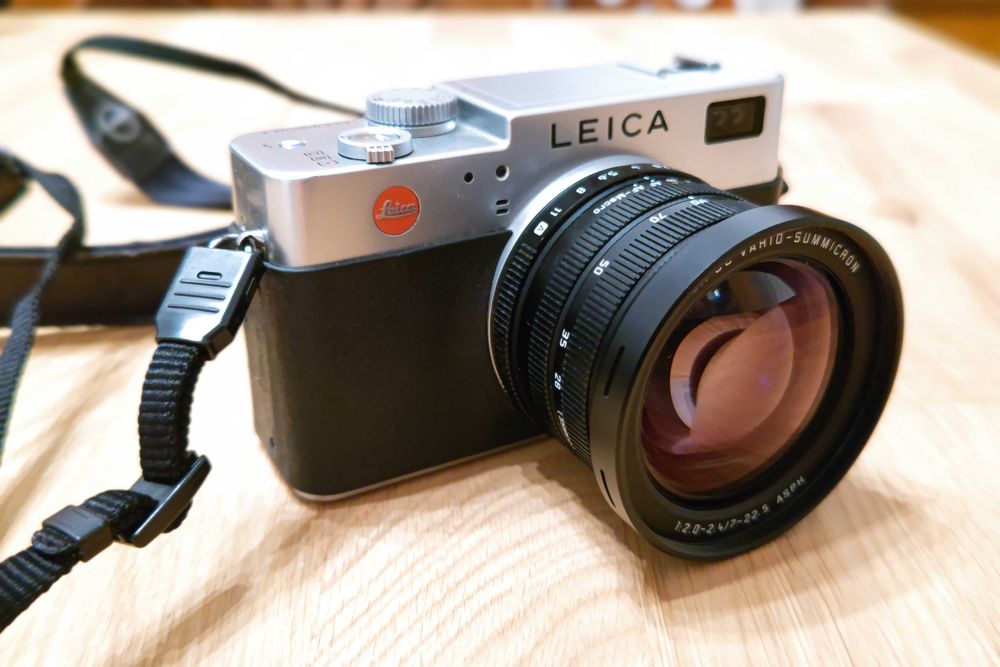 Aparat foto digital Leica Digilux 2 + accesorii originale RARITATE în stare excelentă