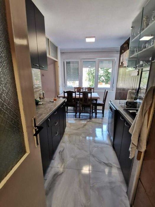 Дава се под наем Тристаен апартамент в Пловдив, Захарна фабрика - 85 кв.м за 418.2 € - Снимка #3