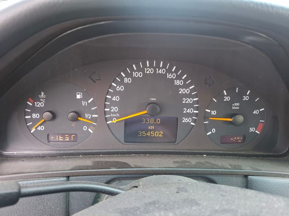 Мерцедес C270 на части