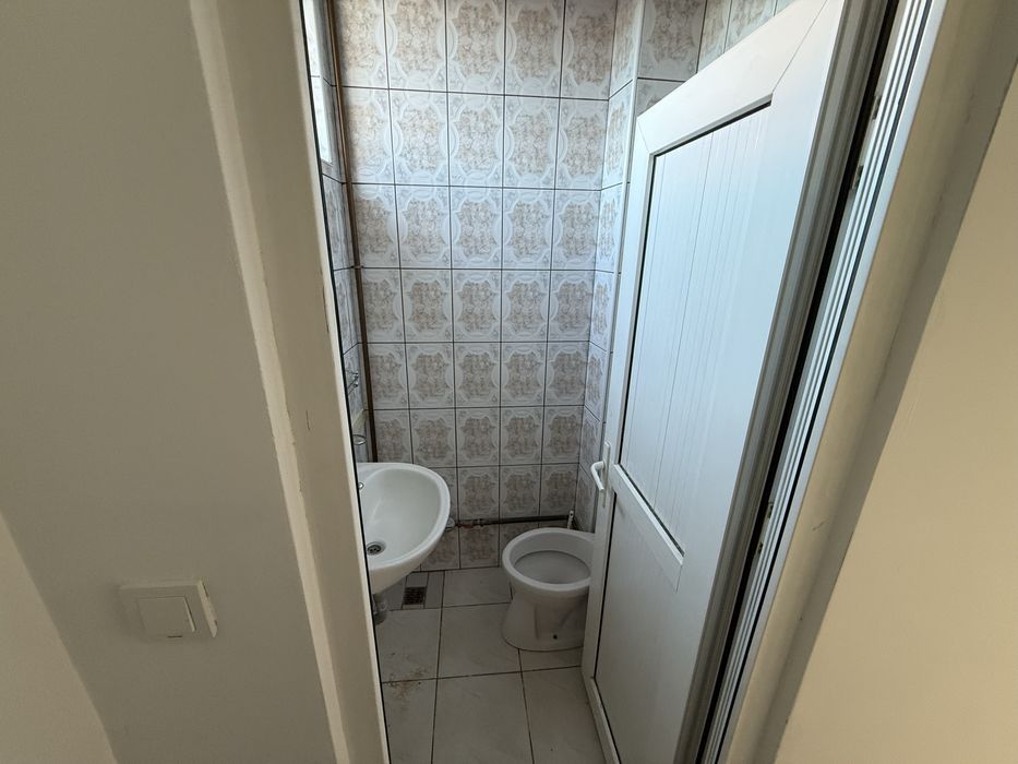 Spatu comercial sos andronache stradal pe doua strazi