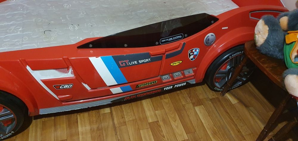 Продам кровать - машина.