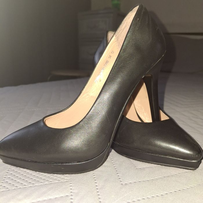 Продам туфли,одела 1 раз,брала на дискотеку,за 10.000 отдам за 8.000