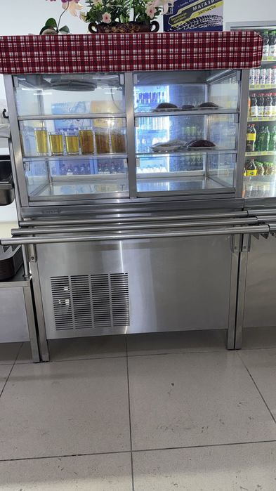 Ветринный охладитель для салатов и кампотов срочно продам