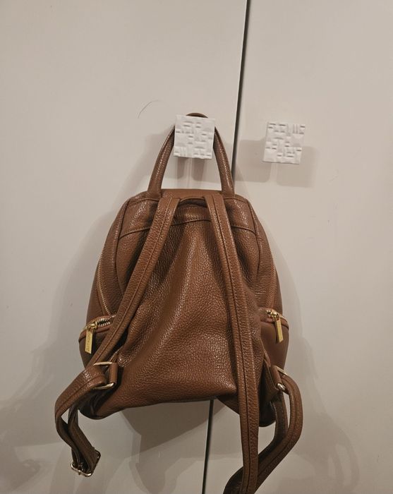 Чанти естествена кожена всяка по 35 евро