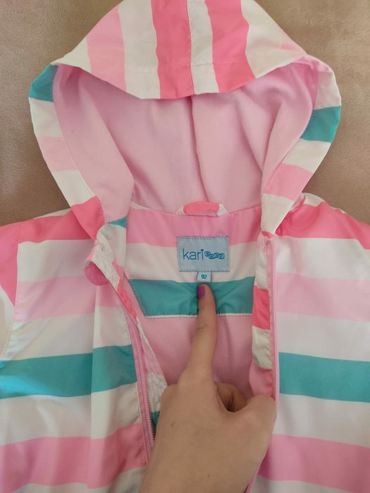 Продам детскую ветровку