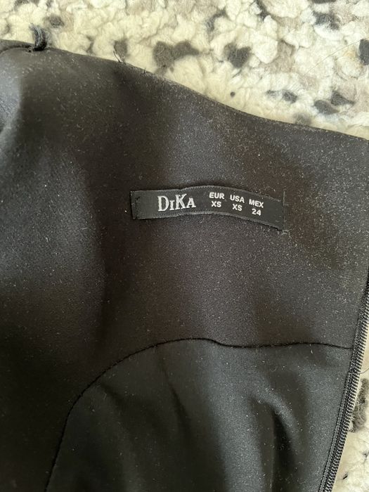 Малка елегантна черна рокля DiKa