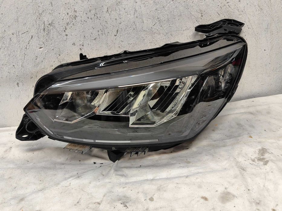 Оригинален фар Пежо 208  Peugeot 208  2008 full Led