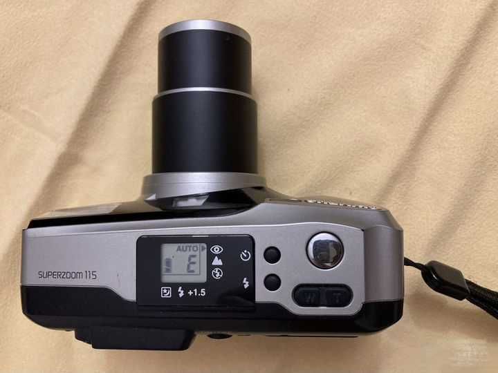 Фотоаппарат пленочный Olympus Superzoom 115.