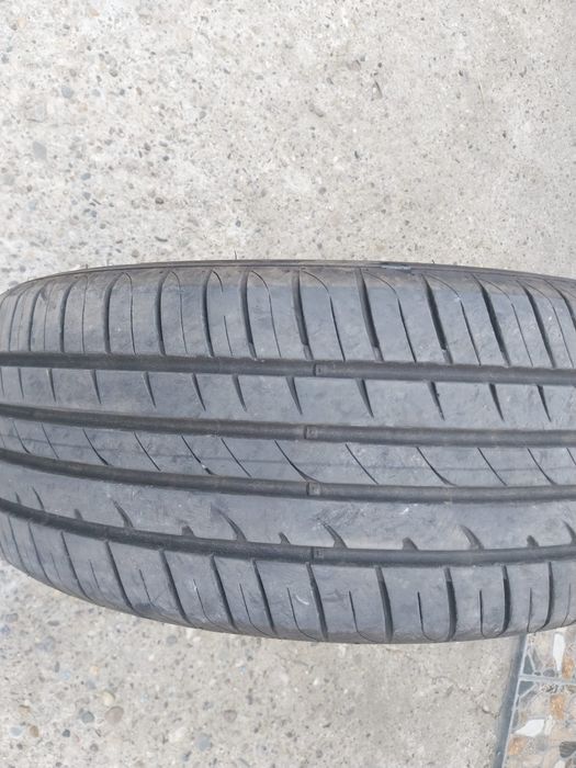 Vând cauciuc Hankook,în stare foarte bună, dot 2025,dimensiuni  225 /60  R17
