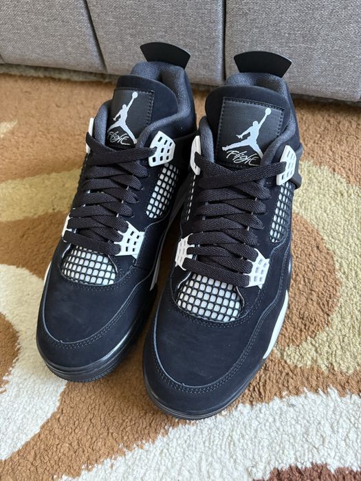 Jordan 4 White Thunder