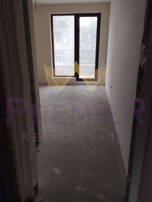 Продава се Двустаен апартамент в Варна, Колхозен пазар - 79 кв.м за 1059 €/кв.м - Снимка #2