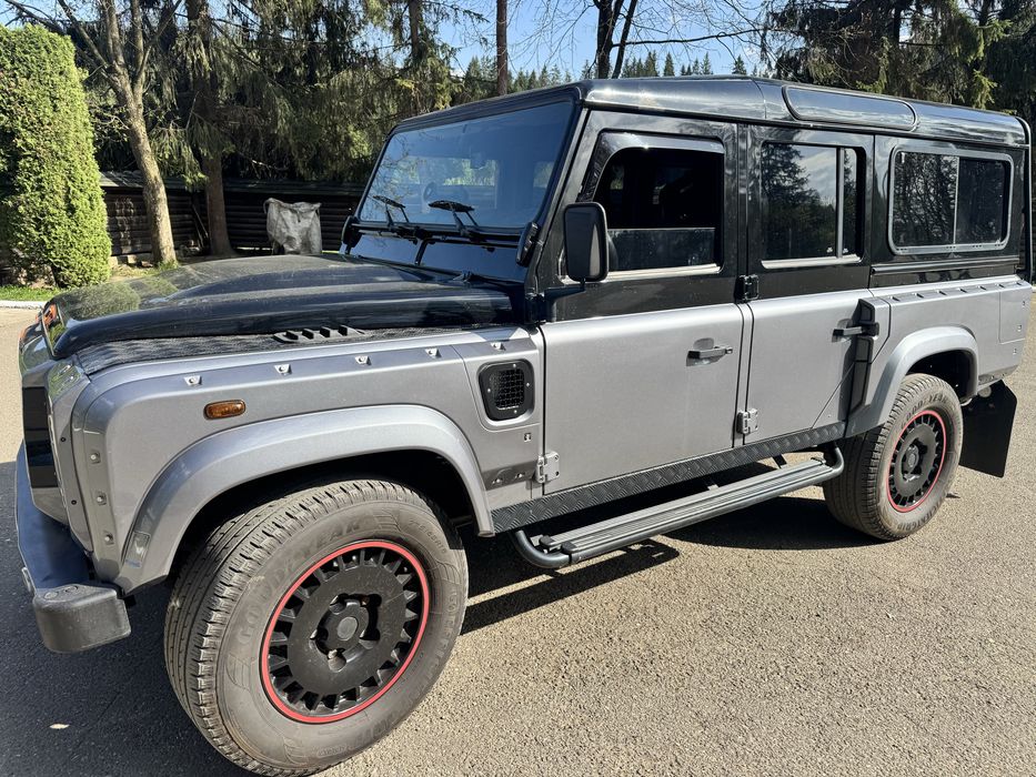Land Rover Defender 2.4 TD 110 SW S Car 2009