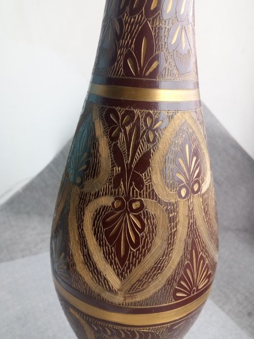 Декоративная ваза.