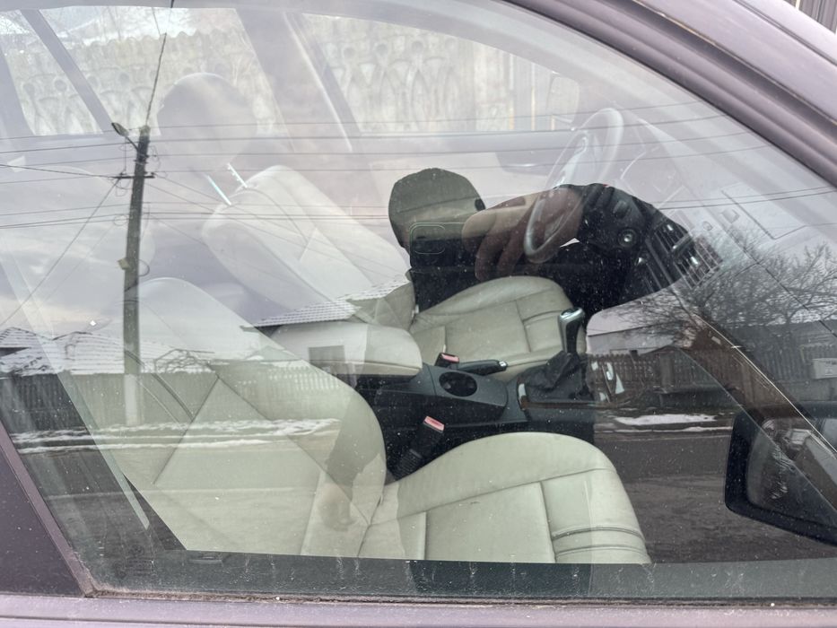 Vand  X3 2009 2l 177cp . Masina este recent adusa din germania .