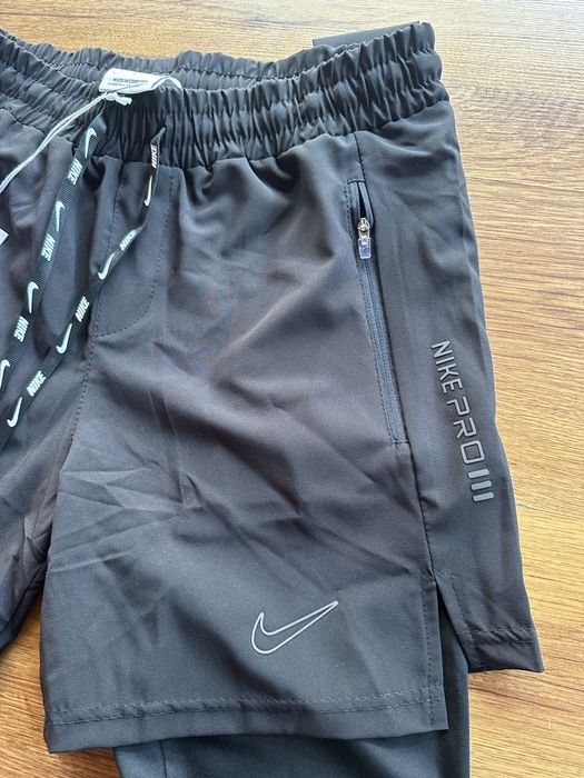 Мъжки шорти с клин Nike,черен цвят и гумирано лого