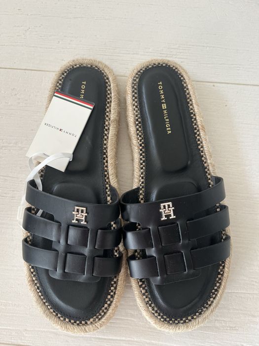 Кожени чехли Tommy Hilfiger