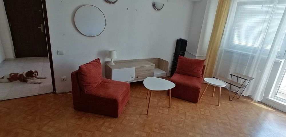 Coltar modular cubist, front lucru bucatarie si aragaz, table pat din lemn masiv natur