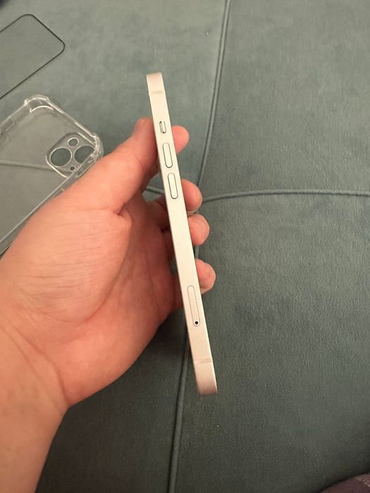 Продам Iphone 13 128ГБ