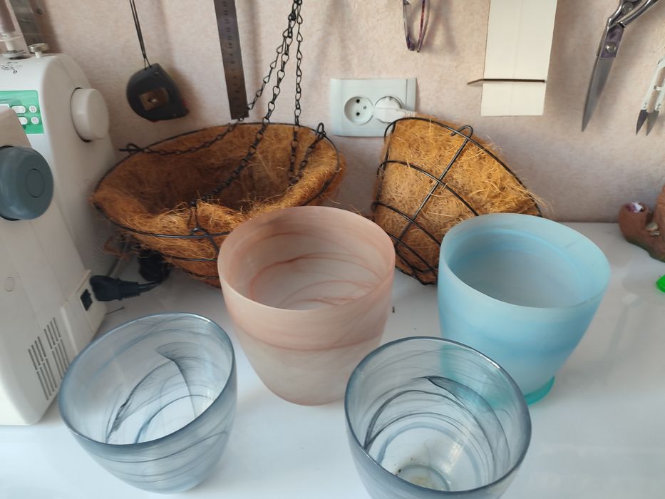 Горшки для цветов.