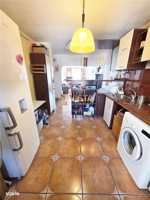 Apartament 4 camere, zona Racadau