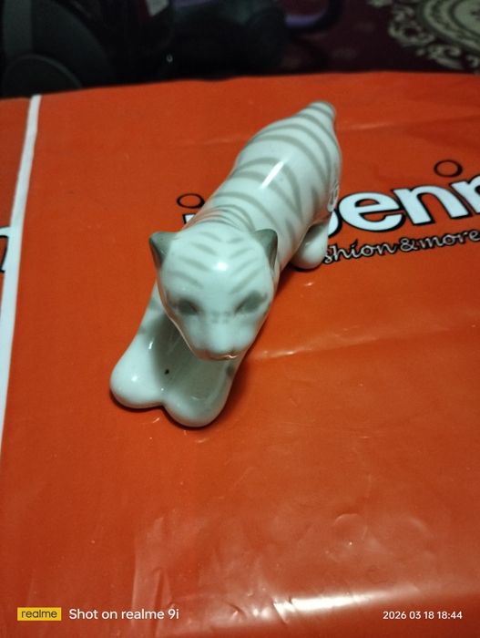 Фарфор статуэтка