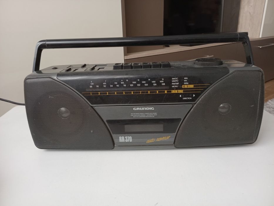 Radio CD urî in stare bună