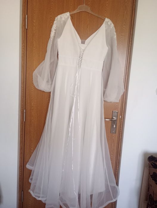 Vând rochie de mireasă