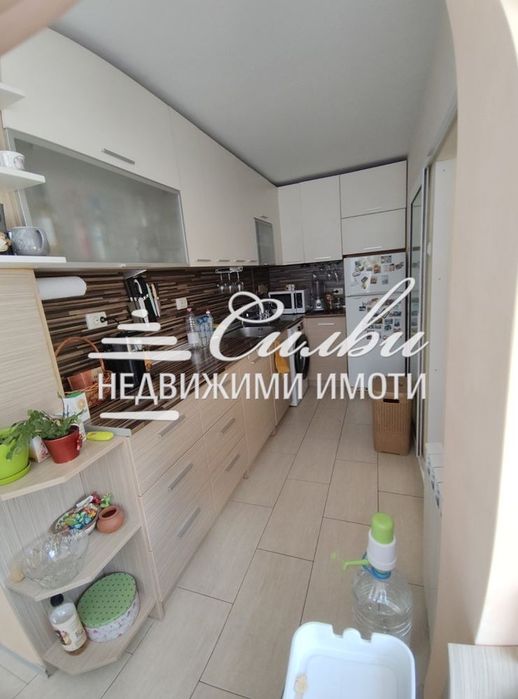 Обзаведен етаж къща -кв. Център