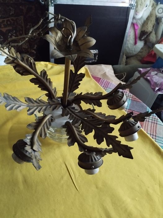Продам люстру металл
