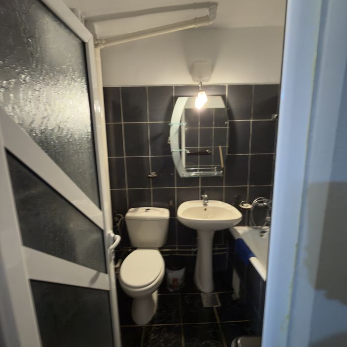 Inchiriez apartament 1 camera Baza 3