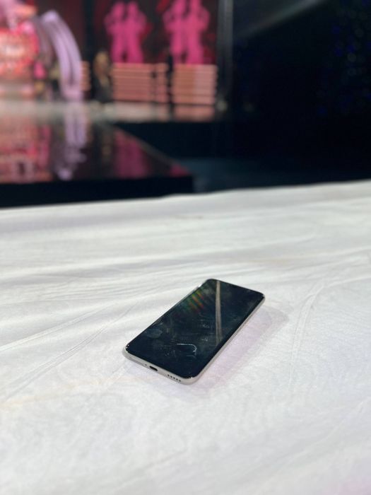 Honor 400 pro 12/512 1 oyli telefon