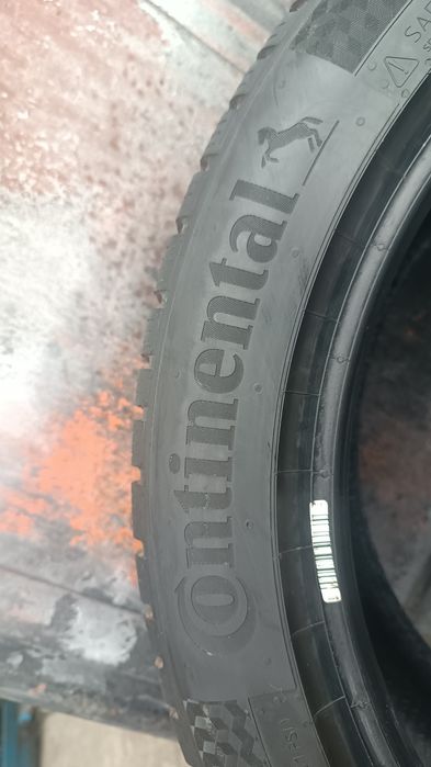 245/45/18 Continental