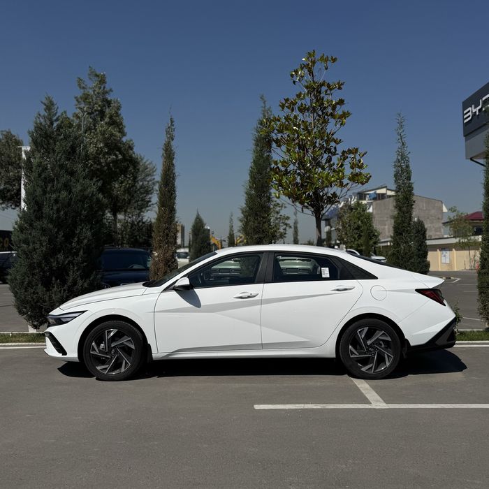 Hyundai Elantra 2025 Luxe 2.0