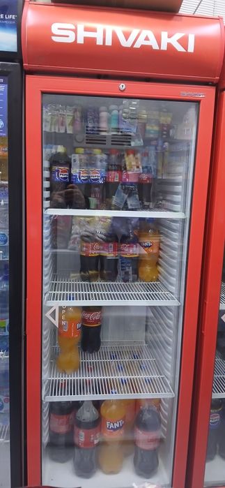 Artel shivakiy vetrina holodilnik