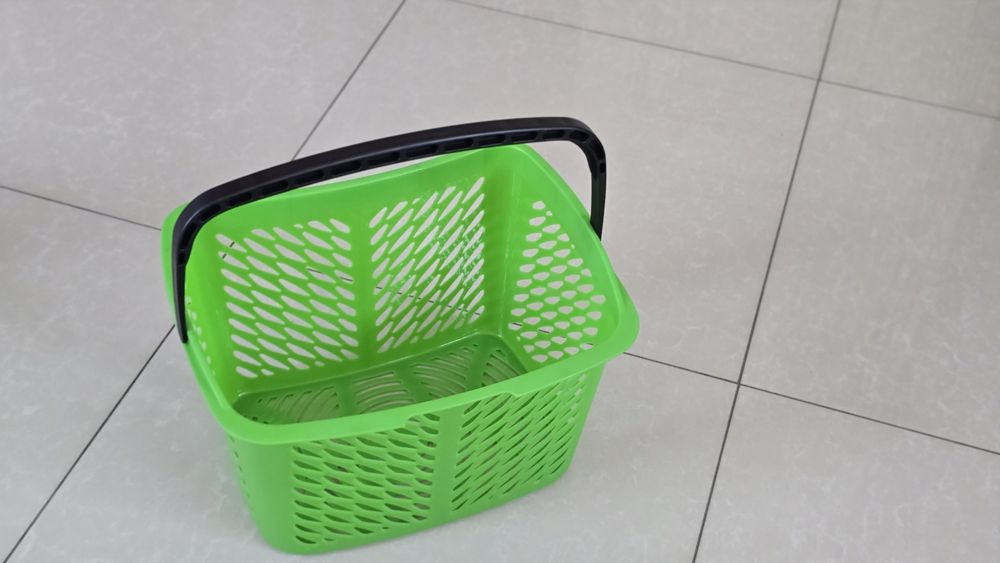 Пластиковая вогнутая покупательская корзина 20 л