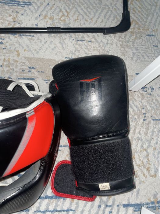 продам шлем и перчатку
