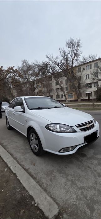 Jentra A/t 2017 3-pazitsya
Oq 
Yurgani 164 mn km 
Kraskasi kamop krelo