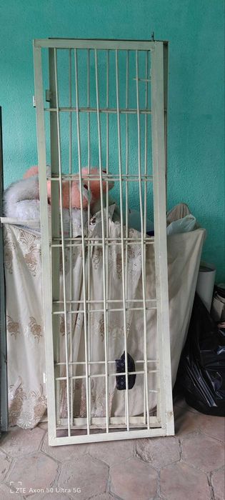Продаётся решётка железная