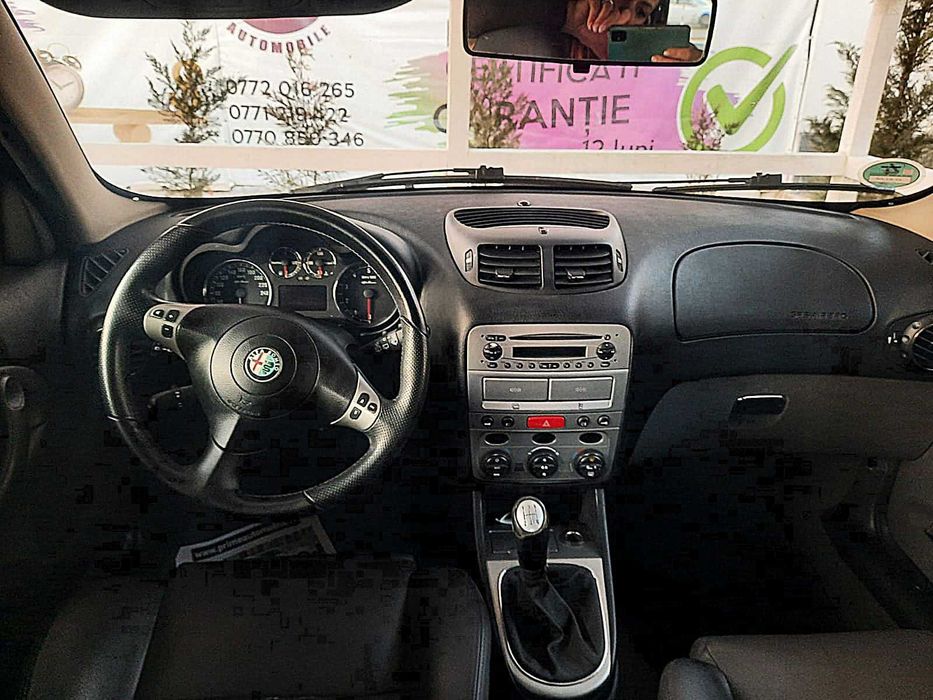 Alfa Romeo ECO DISTINCTIVE /Piele neagra/ Predare imediata din parc