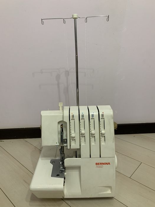 Оверлок Bernina 700D почти новый