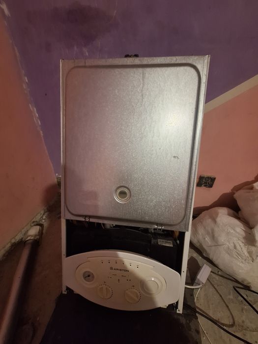 Vand centrala termica 24 kW Ariston Bis II 24 FF + kit evacuare