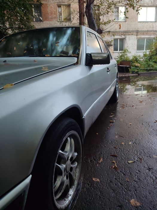 Продам Мерседес Е200