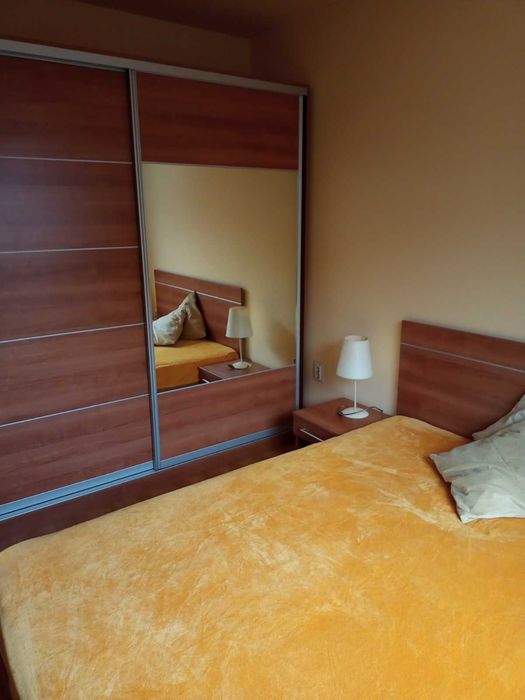 Тристаен апартамент под наем, Варна, Червен площад