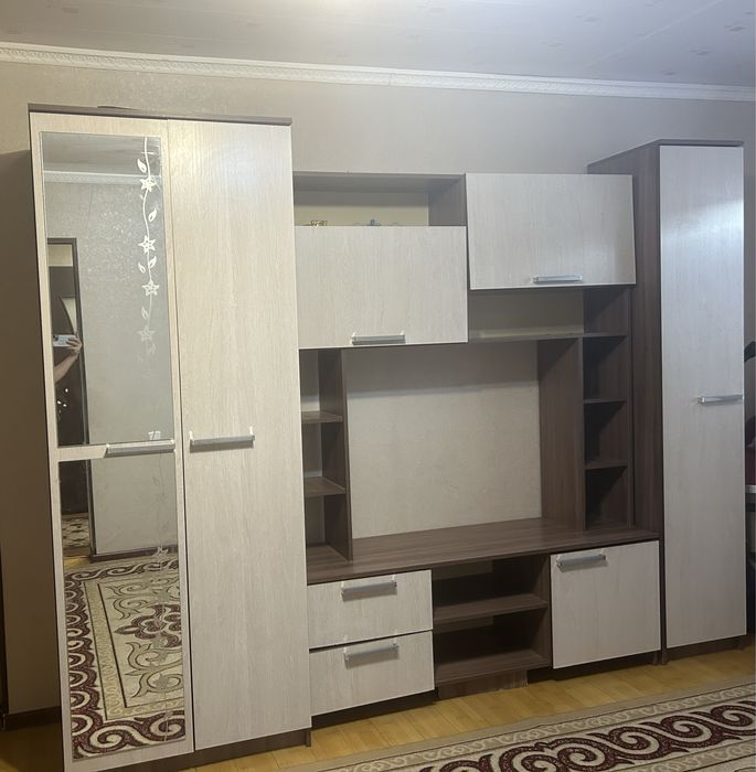 Продам гостиной шкаф