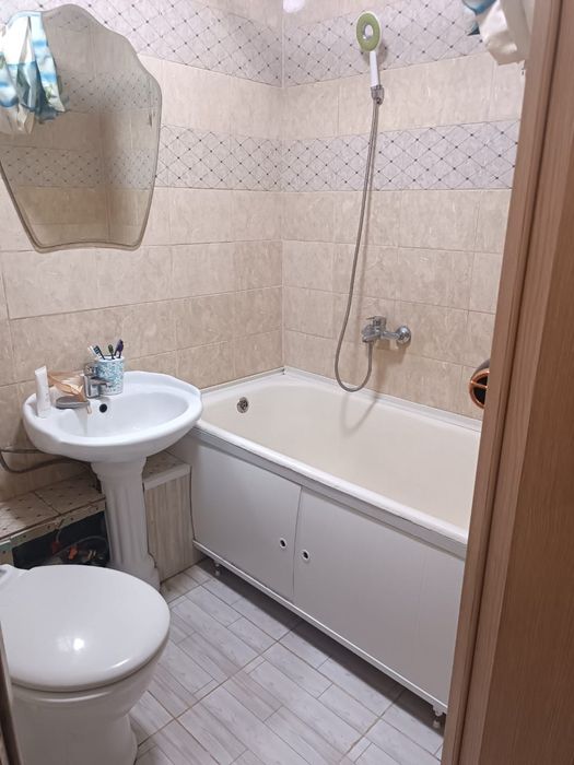 Продам 2ком. Квартиру около Роддома