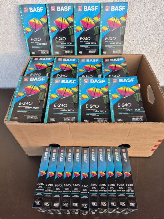 Vând 80 casete video VHS originale Basf de 240 min. colectie de filme