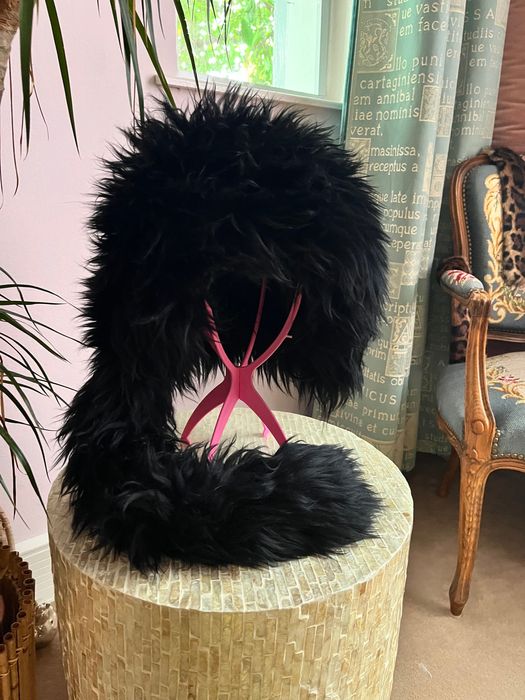 Caciula fashion unisex blana naturala de oaie Italy