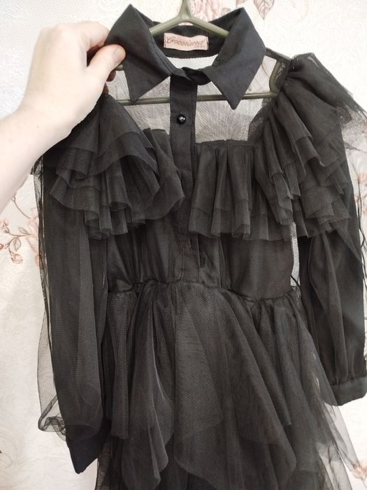 Продам 2 платья для девочки